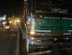 Kecelakaan Beruntun Libatkan 6 Kendaraan di Pasar Usang Guguak Kabupaten Solok