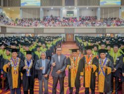 Disambut Meriah Mahasiswa:Bupati Epyardi Asda Beri Orasi Ilmiah Pada Wisuda Ke-132 Universitas Negeri Padang