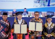 Bupati Epyardi Asda Jadi Narasumber Pada Wisuda UT Padang Tahun Akademik 2023-2024