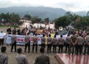 Puluhan Warga Gantung Ciri Gelar Aksi Demo ke Kantor Bupati Solok